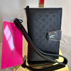 NWT Betsey Johnson Xoleah Heart Embossed Black Wristlet Wallet